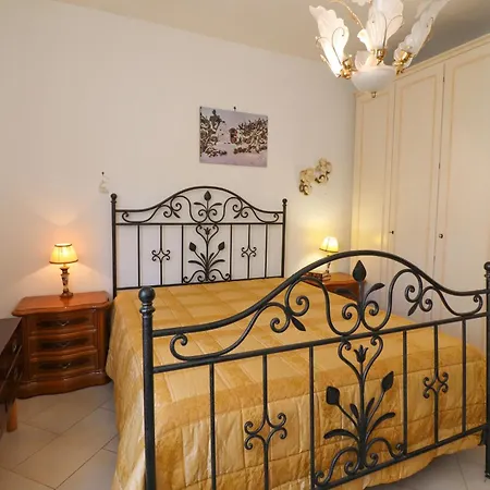 Casa Kefera A Feriehus Otranto